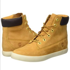 Flannery 6” Nubuck Boot